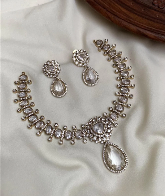 Demo Victorian Necklace set